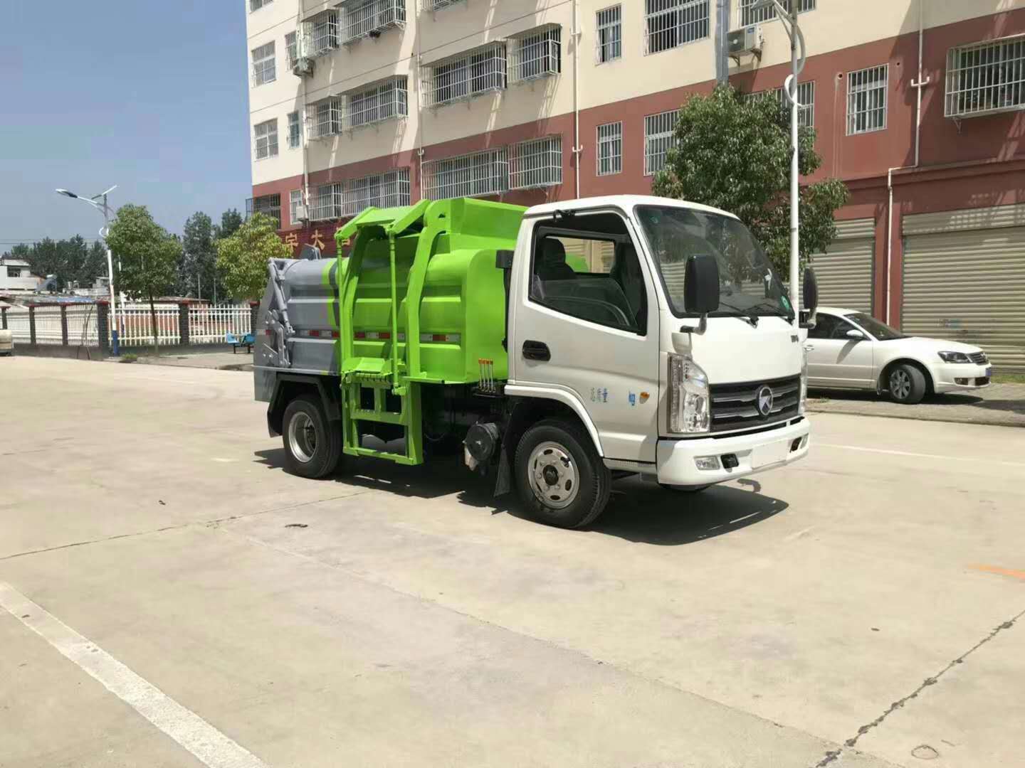 凯马蓝牌餐厨式垃圾车