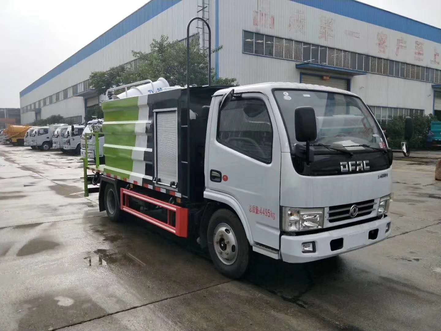 国六东风d6多利卡5吨洒水车蓝牌30米抑尘车
